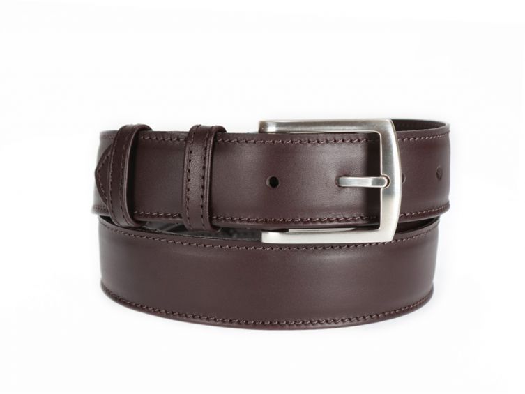 Une ceinture large pour les hommes - Qu'est-ce qu'une large courroie utilisée comme monastique à la taille